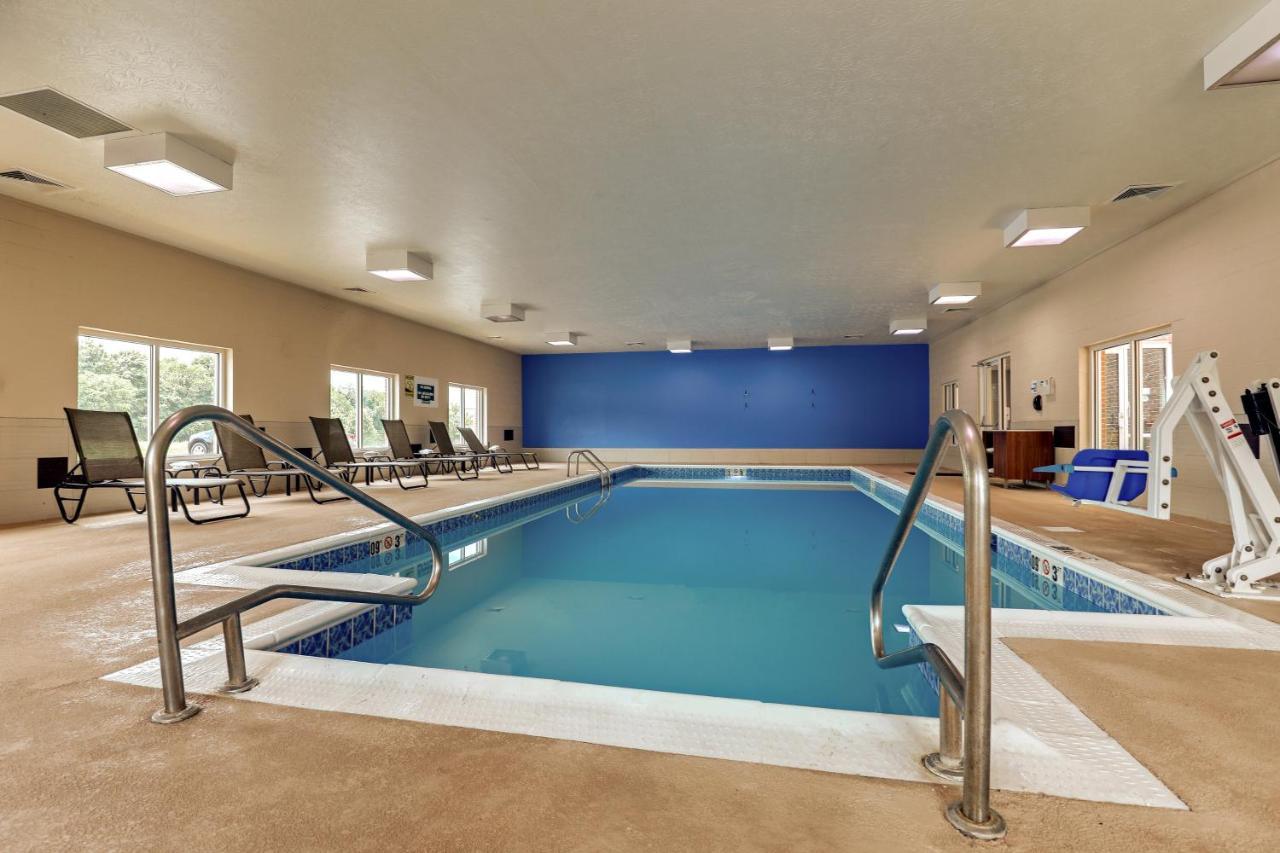 Holiday Inn Express Campbellsville By Ihg Bagian luar foto