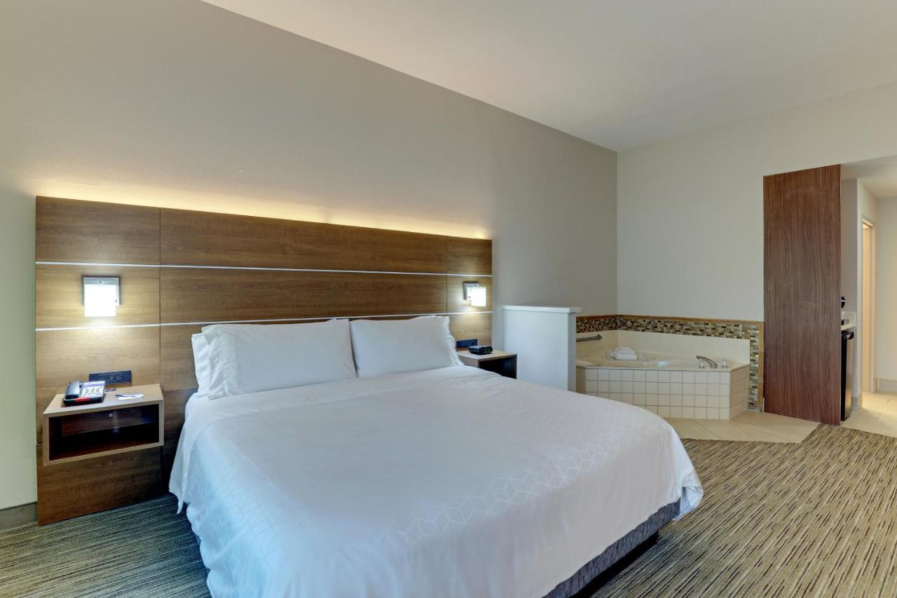 Holiday Inn Express Campbellsville By Ihg Bagian luar foto